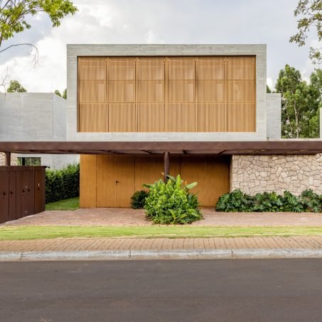 Sahyoun-Uluwatu06-creditos@zehcastedo (1) - Fachada Principal